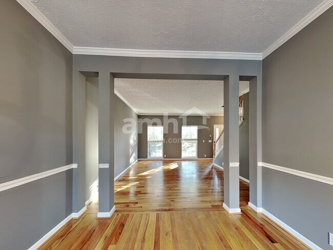 Building Photo - 7041 Calderwood Dr