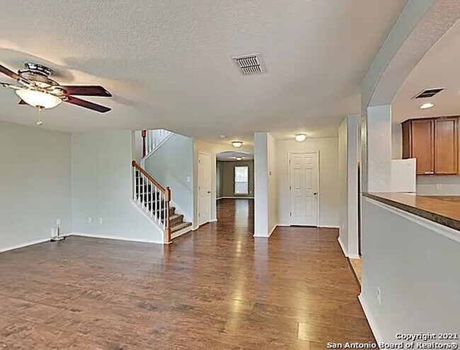 Building Photo - OPEN FLOOR PLAN  |  2 LIVING AREAS  |  4 B...