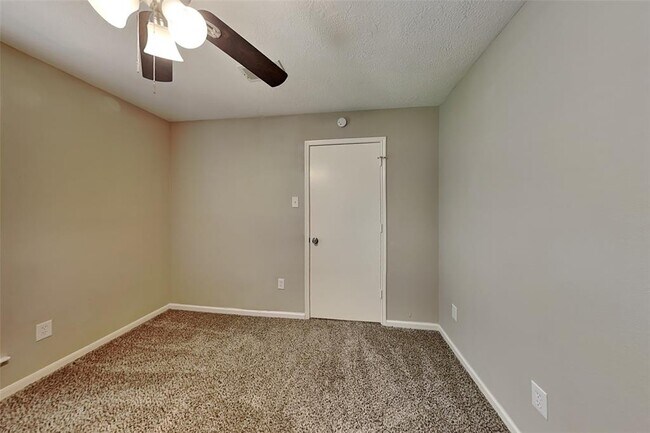 Building Photo - 14511 Cypress Falls Dr