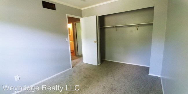 Building Photo - 3 br, 1 bath House - 2119 Sevenhills Drive