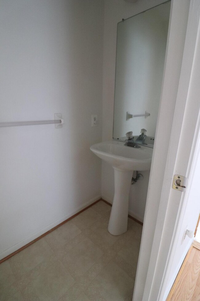 Building Photo - 3 BD Townhouse in Brightwood Forest (Stafford, VA)