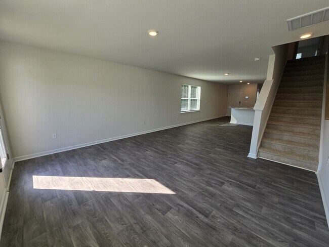 Building Photo - 114 Holmes Corner Dr