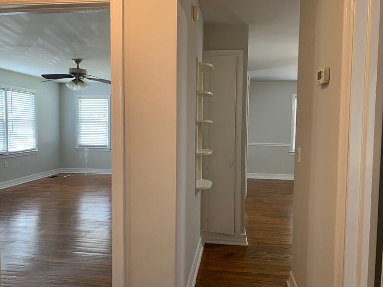 Hallway to LR (left) & Kitchen (right) - 111 Cannon Dr