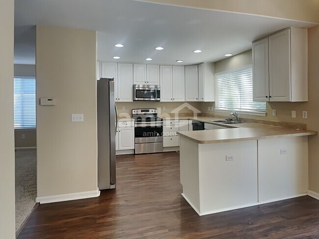 Building Photo - 16916 Molina Pl
