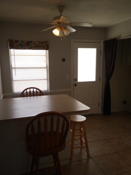 Building Photo - 5172 Taylor Ave