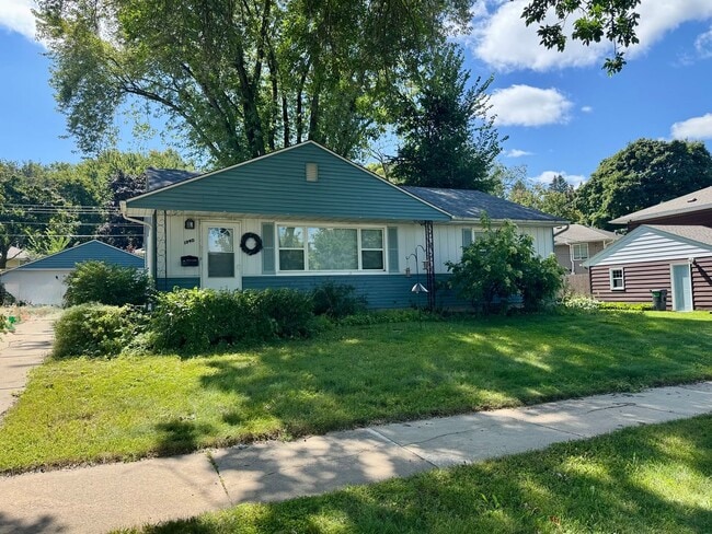 Building Photo - NW Rochester MN 3bedroom 2bath 2car detach...