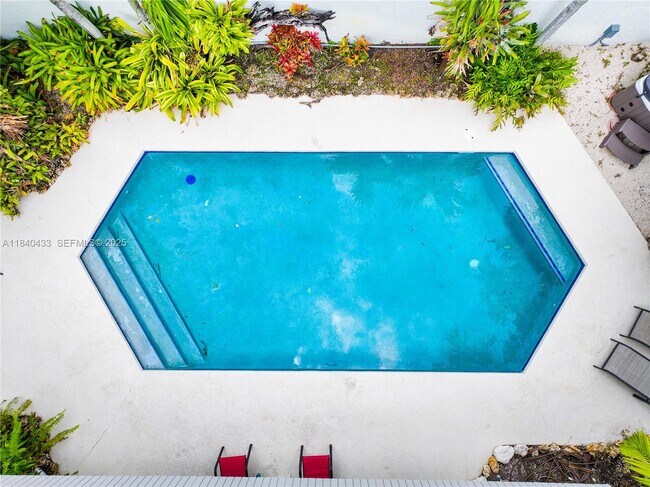 Building Photo - 9614 SW 134th Ct