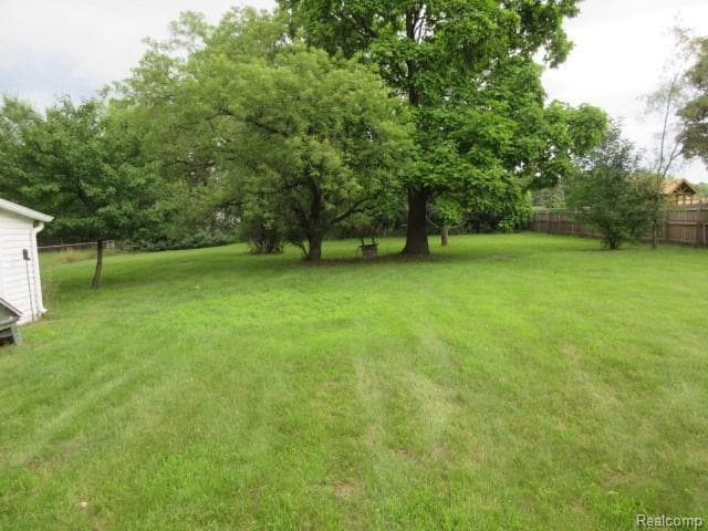 Building Photo - 20284 Melrose St