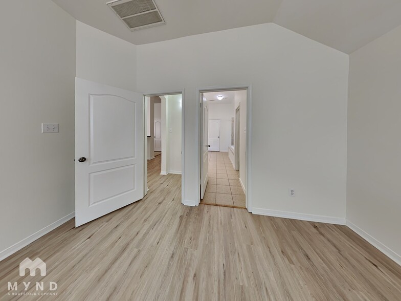 Building Photo - 19215 Mustang Pointe Ln