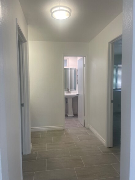 Building Photo - 16881 Sims Lane