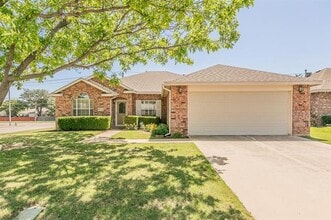 Building Photo - 8301 Clearbrook Dr