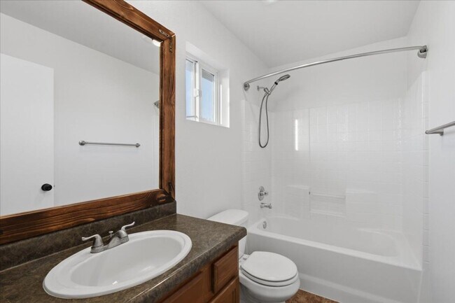 Building Photo - 3Bd/2Ba Lake Stevens Home