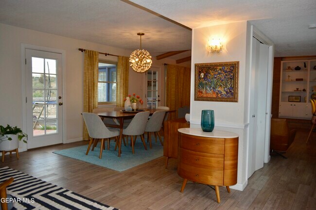 Building Photo - 10640 Vista Alegre Dr