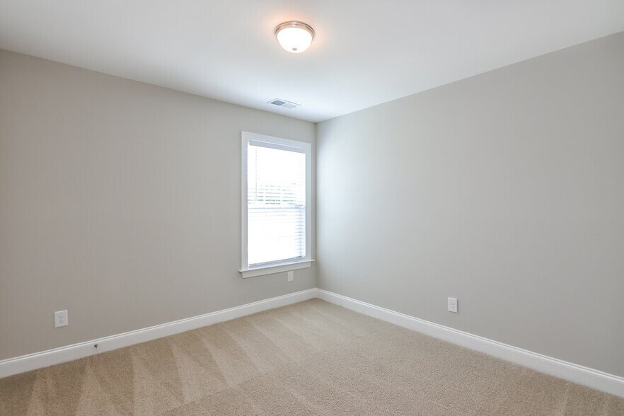 Building Photo - 44 Jonalker Ct