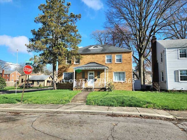 Primary Photo - 2135 Dennison Pl NW