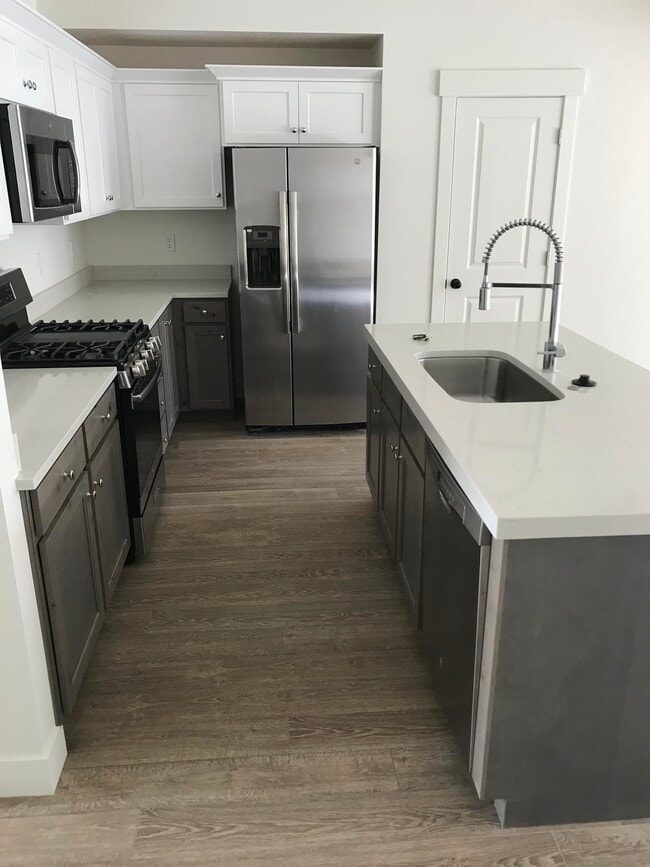 Building Photo - 2971 S Richmond St