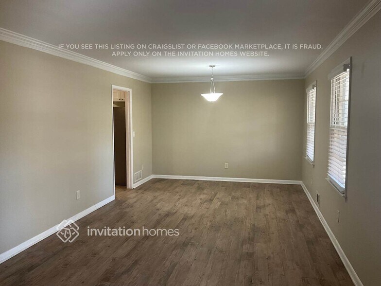 Building Photo - 686 Rollingwood Pl