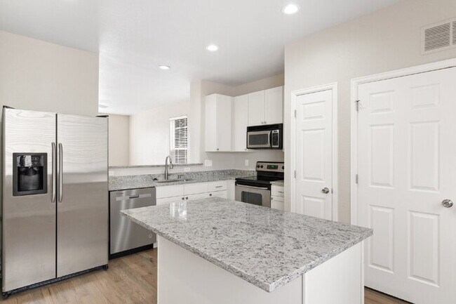 Building Photo - Charming 3-Bedroom Home Near Ft. Carson – ...