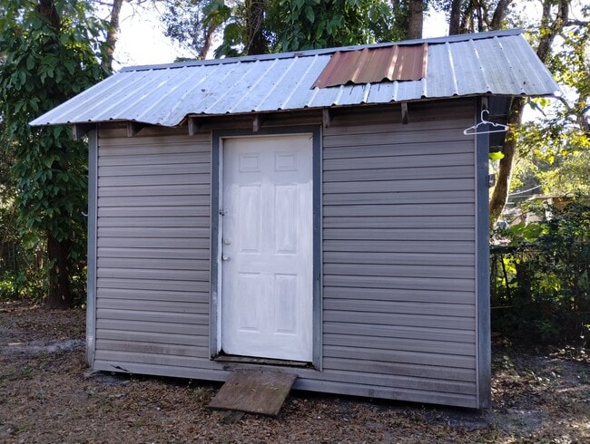 Building Photo - 2 Bedroom / 2 Bathroom Rental – Brooksville, Fl