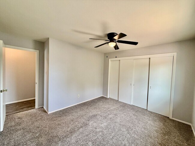 Building Photo - Tulip Way 4125-4127