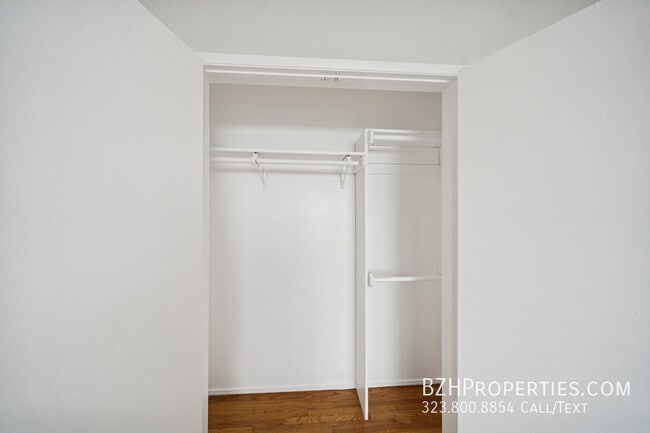 Building Photo - 1306 Havenhurst Dr