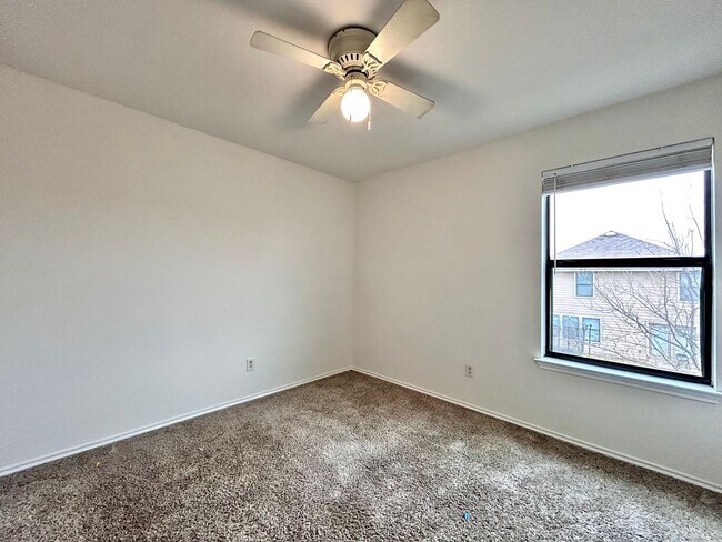 Building Photo - Cozy & Bright 4BR / 3BA Home – Garage, Deck & Laundry Room