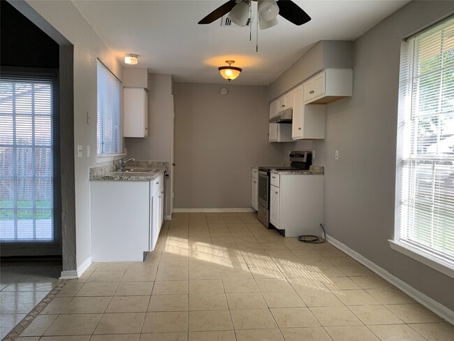 Building Photo - 7026 Rockergate Dr