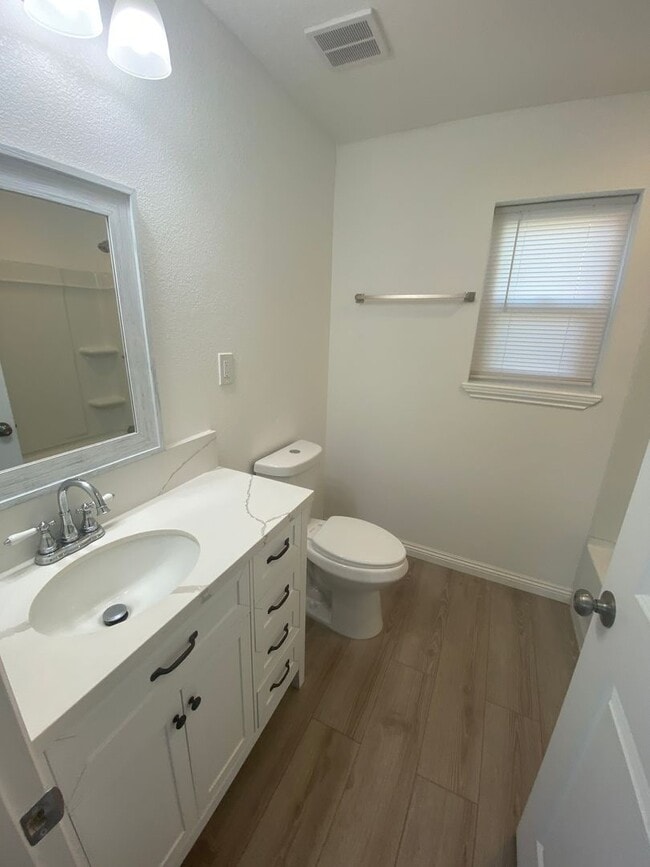 Building Photo - Spacious and New with Solar in Central Hanford