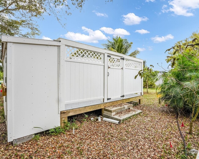 Building Photo - 1680 SW 84th Ave