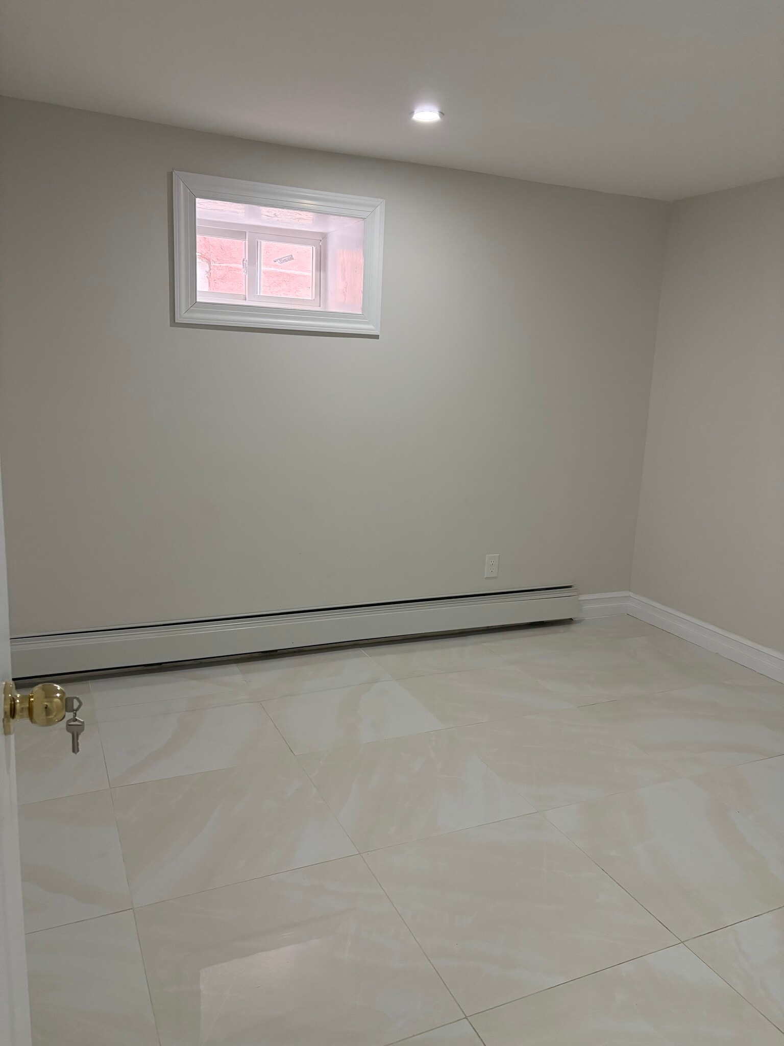 Building Photo - 39 E 52nd St