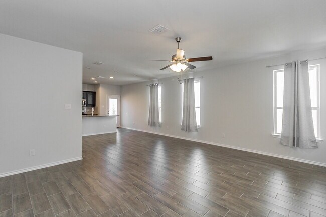 Building Photo - "Beautiful 3-Bedroom 2-Bath Oasis in Forney, TX: Spacious Living!"