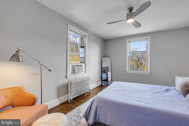 Building Photo - 1301 Longfellow St NW