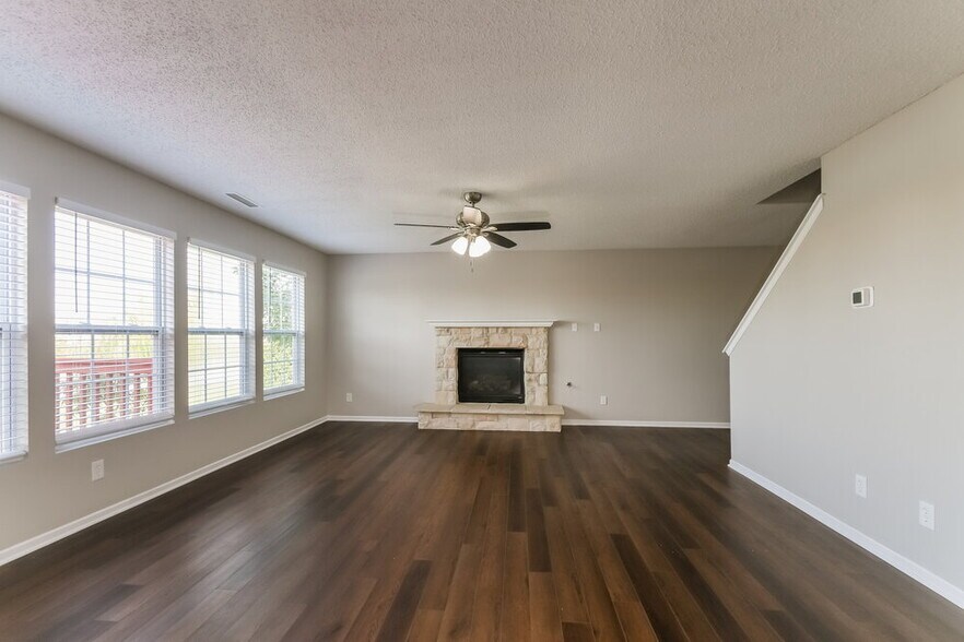 Building Photo - 9498 W Midnight Dr