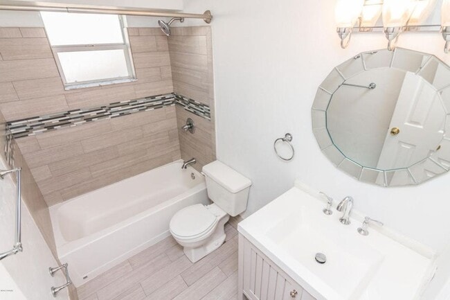 Building Photo - WONDEFUL BEACHSIDE POOL HOME - POOL CARE & LAWN CARE INCLUDED