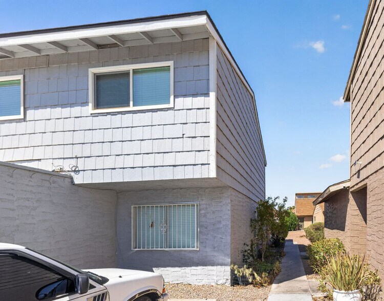 Building Photo - 5125 Golden Ln
