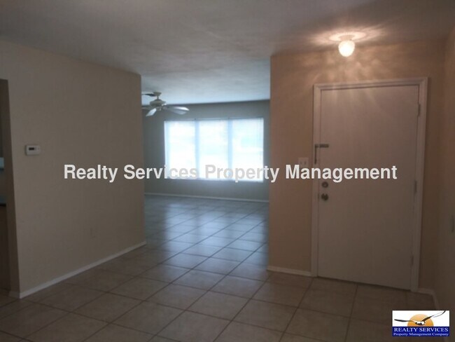 Building Photo - DESIRABLE MCGREGOR AREA!!!