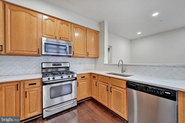 Building Photo - 14203 Plum Run Way