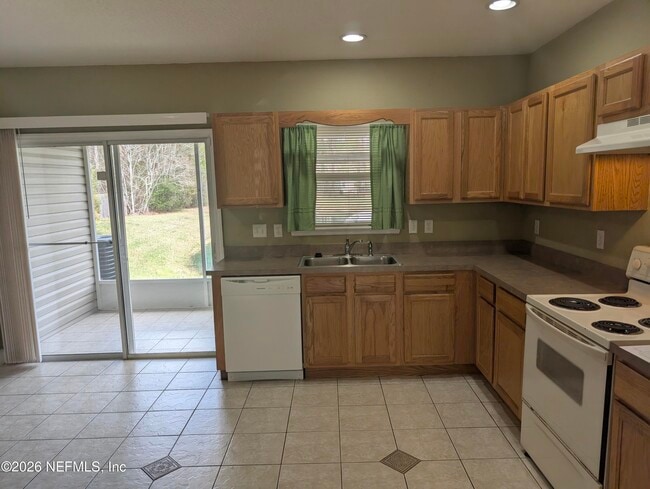 Building Photo - 1807 Lago Del Sur Drive