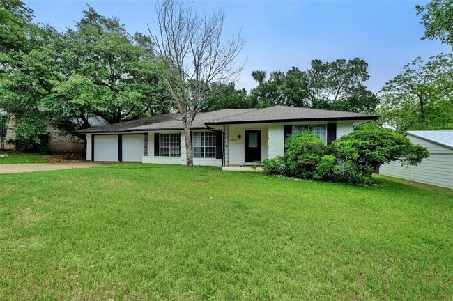 Building Photo - 8001 Ceberry Dr