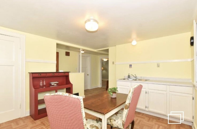 Building Photo - 2040 S 74th St