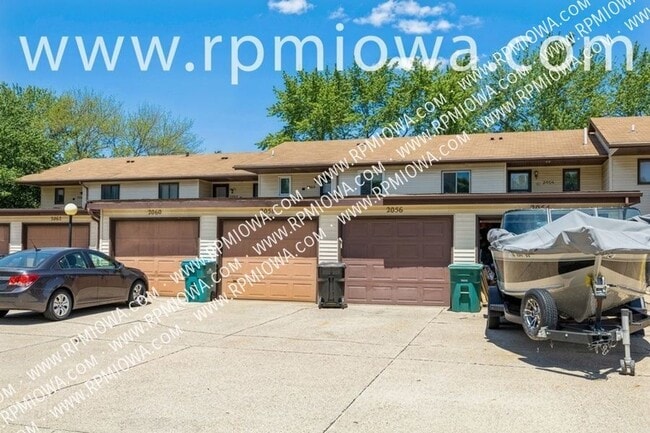 Building Photo - 2056 NW Hickory Ln