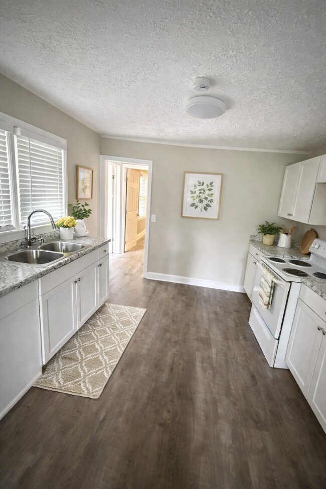 Building Photo - 3258 Napier Ave