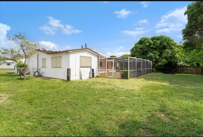 Building Photo - 7160 SW 5th Ct