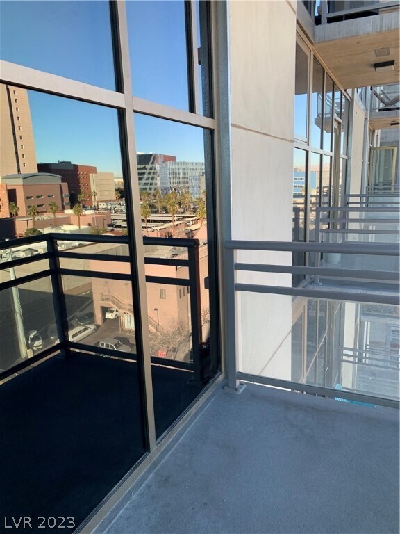 Building Photo - 353 E Bonneville Ave