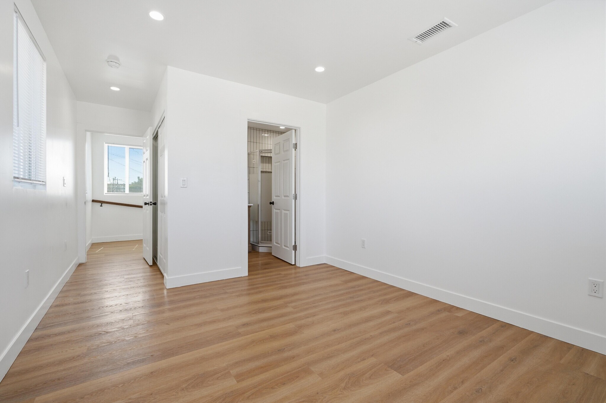 Building Photo - 6616 Denver Ave