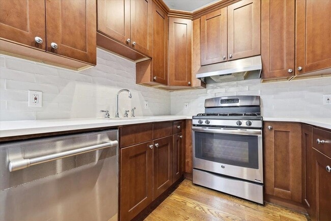 Building Photo - 202 Bowers St