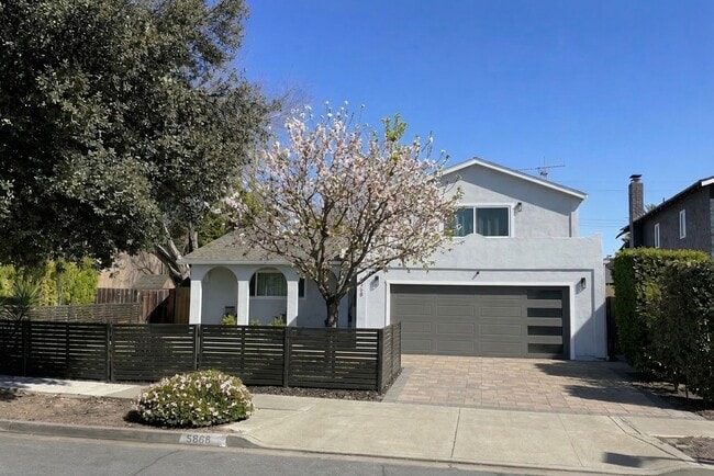 Building Photo - 5868 Lean Way