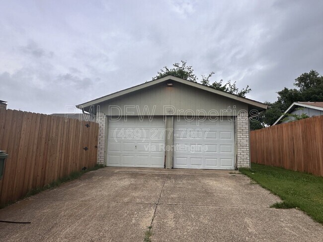 Building Photo - 1818 Andover Dr