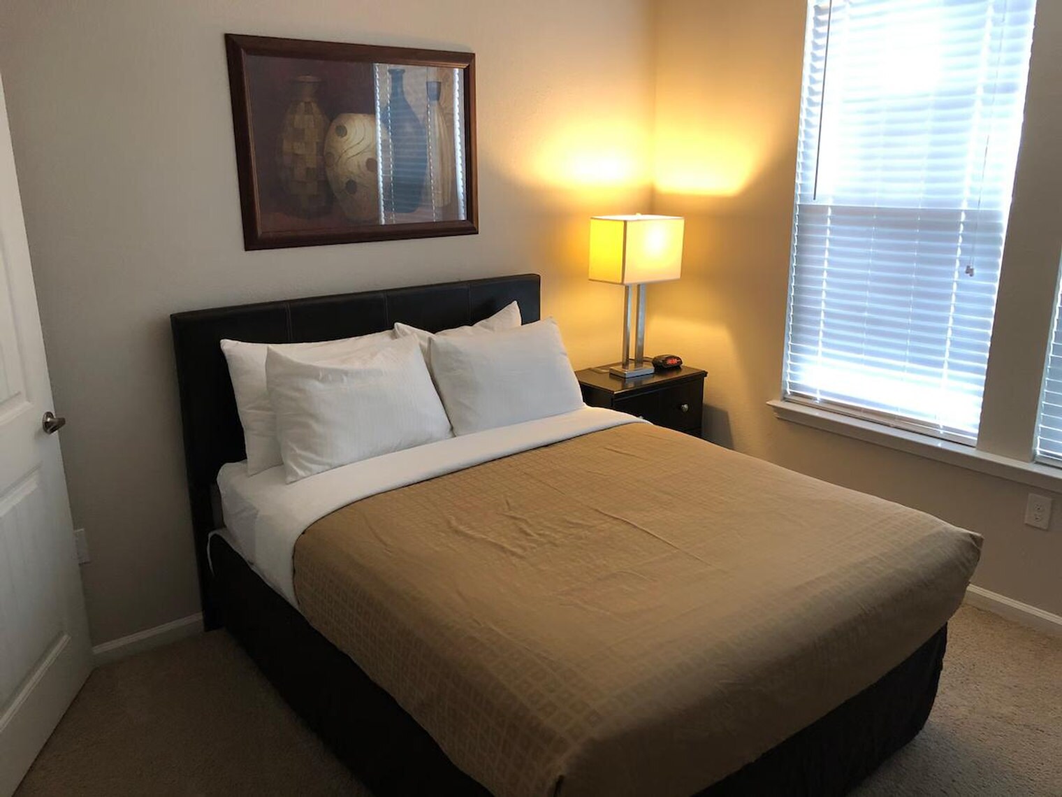 Building Photo - 1408 Broadcloth St