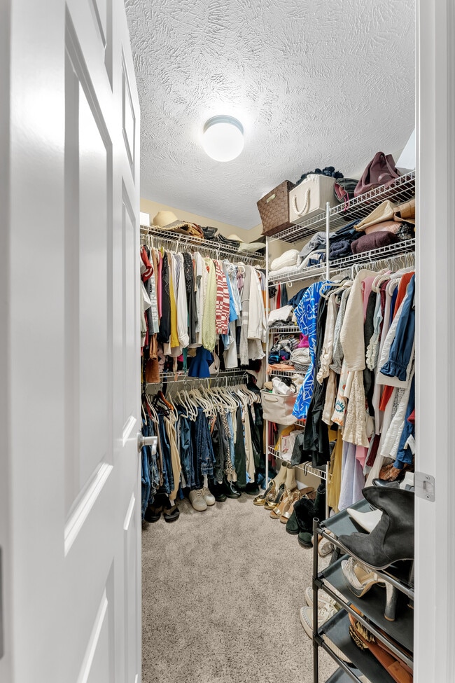 Building Photo - 6690 Green Valley Ct SE